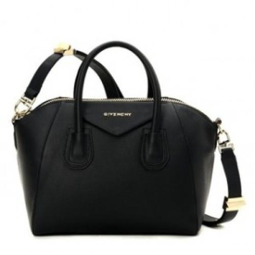 b&m luggage