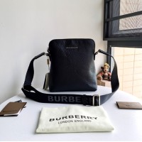 BOLSA BURBERRY EM COURO