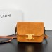 BOLSA CELINE TRIOMPHE NUBUCK CARAMELO