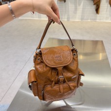 MOCHILA MIU MIU COURO
