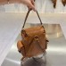 MOCHILA MIU MIU COURO