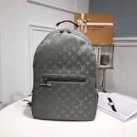 MOCHILA LOUIS VUITTON TITANIUM