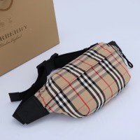 POCHETE BURBERRY SONY ITALIANA