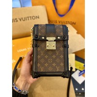 BOLSA LOUIS VUITTON POCHETTE TRUNK