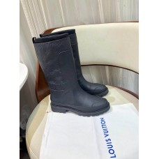 BOTA LOUIS VUITTON COURO CANO MEDIO