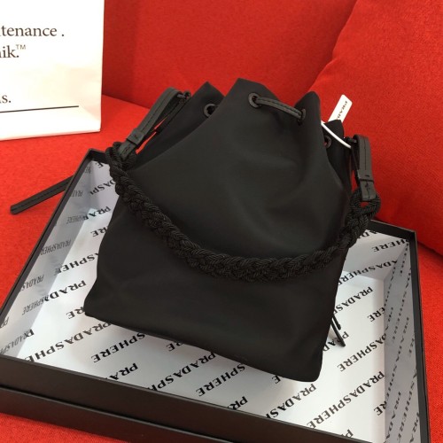paper bolsa prada